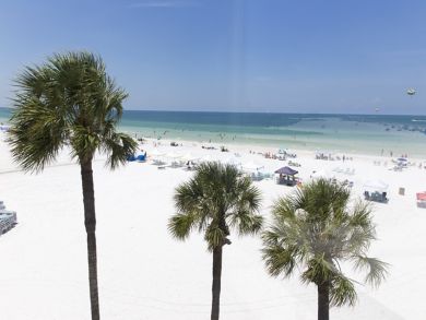 Siesta Key Vacation Condo Sleeps Six Guests.
